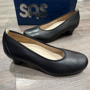 SAS Black Low Heel Leather Pumps